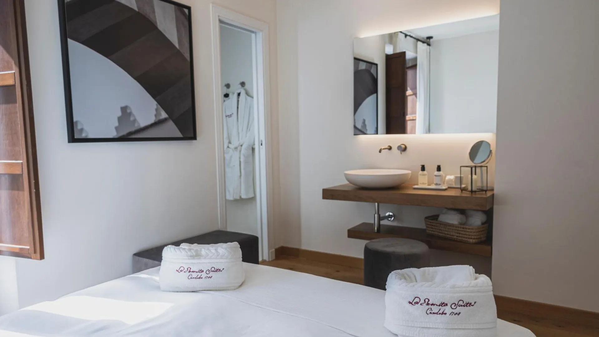 La Ermita Suites - Unico Hotel Monumento De Cordoba